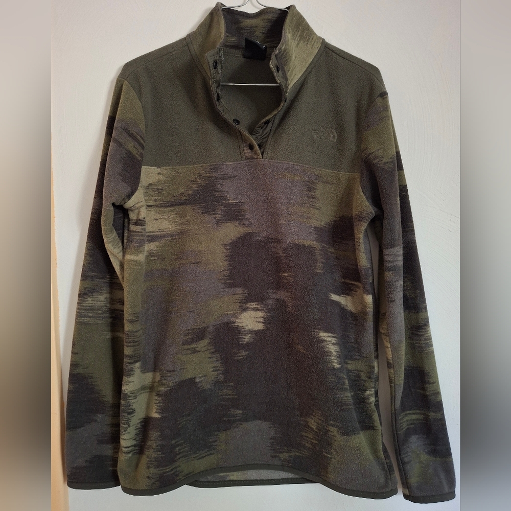 NWOT The North Face Women's Camouflage Pullover